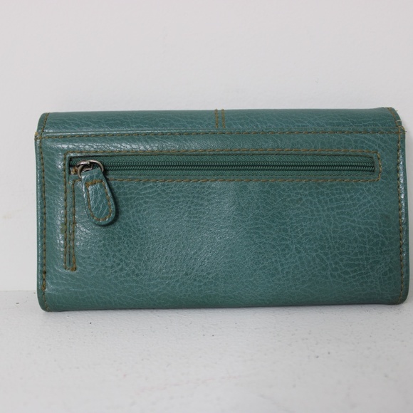 Vintage Looking Wallet - Picture 2 of 3